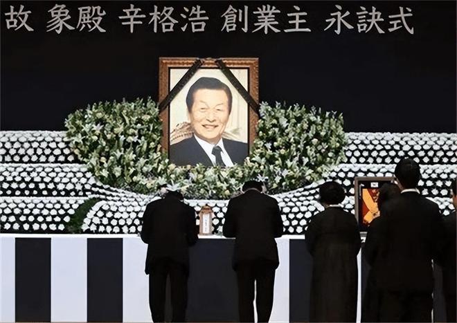 ”同一女星亲兄弟为财权内斗互撕韩国财阀家族丑闻：父子“共享(图13)
